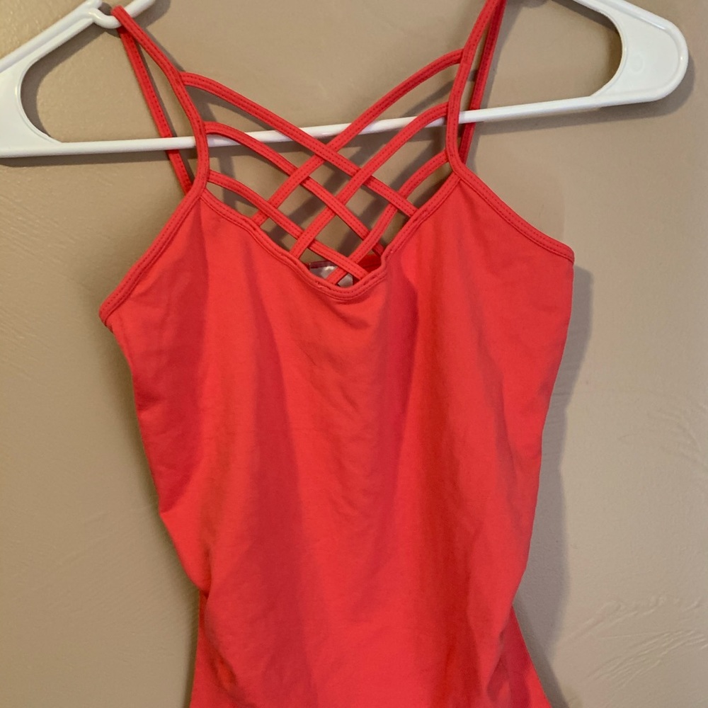 Dynamic Fashion Tank Top